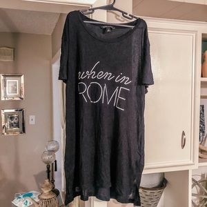 BANANA REPUBLIC GRAPHIC TEE SMALL